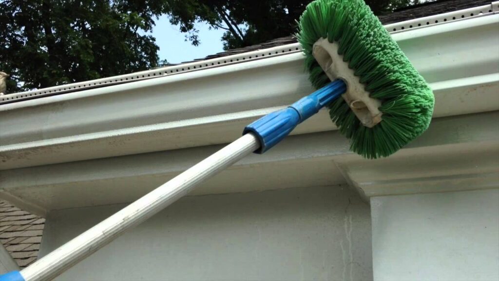 gutter cleaning services in lakeland fl